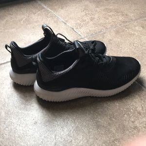 Top 25 hombres Adidas zapatos de color blanco y negro en poshmark Top 25 hombres Adidas zapatos de color blanco y negro en poshmark